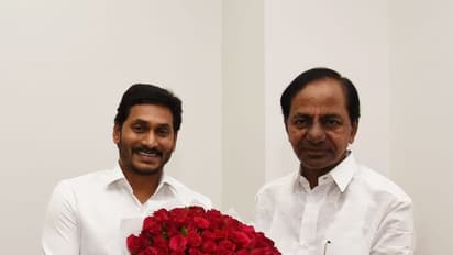 ప్రగతి భవన్లో మూడు గంటలుగా కొనసాగుతున్న కేసీఆర్, జగన్ భేటీ