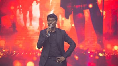 ஆள விடுங்கடா சாமி... முடிவுக்கு வந்தது 'பிகில்' பட டென்ஷன்... திருமண நாளை கொண்டாட மனைவியுடன் இத்தாலி பறந்த அட்லீ...!