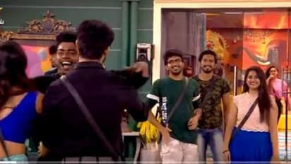 பிக்பாஸ் வீட்டிற்குள் வந்த இரண்டு பிரபலங்கள்! ஷாக் ஆகி வரவேற்ற போட்டியாளர்கள்!