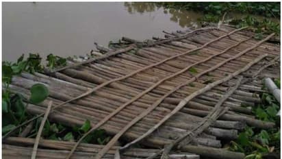 'പുഴ നിറഞ്ഞാല് പഠിപ്പ് മുടങ്ങും'; കുട്ടികള്ക്കായി മുളകൊണ്ട് പാലം നിര്മ്മിച്ച് അധ്യാപകരും മാതാപിതാക്കളും