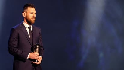 ಲಿಯೋನೆಲ್ ಮೆಸ್ಸಿಗೆ ಒಲಿದ ಫಿಫಾ ವರ್ಷದ ಫುಟ್ಬಾಲಿಗ ಪ್ರಶಸ್ತಿ