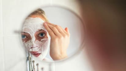 మిగిలిపోయిన అన్నాన్ని ఇలా పెడితే.. మీరు రోజూ అందంగా కనిపిస్తారు