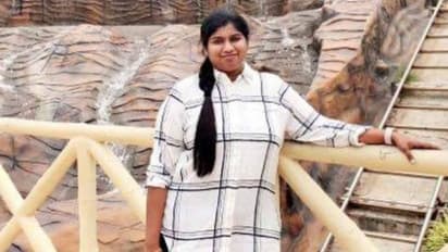 బిల్డింగ్పై నుంచి దూకి టీసీఎస్ ఉద్యోగి ఆత్మహత్య