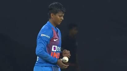 വനിത ടി20: തകര്പ്പന് പ്രകടനവുമായി ദീപ്തി ശര്മ, ദക്ഷിണാഫ്രിക്കയ്ക്കെതിരെ ഇന്ത്യക്ക് ജയം