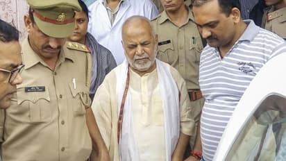 മുൻകേന്ദ്രമന്ത്രി ചിന്മയാനന്ദിനെതിരെ പരാതി നൽകിയ പെൺകുട്ടി കസ്റ്റഡിയിൽ