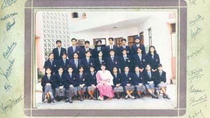 ഇതാണ് ടേണിംഗ് പോയന്റ്, സ്കൂള് കാലത്തെ ഫോട്ടോയുമായി സുസ്മിത സെൻ