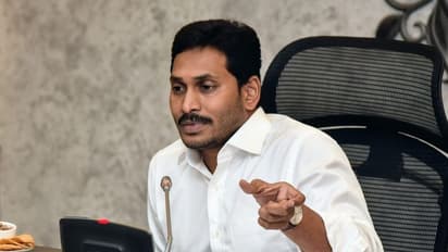 మున్సిపల్ శాఖపై జగన్ సమీక్ష: మంగళగిరిపై వరాల జల్లు