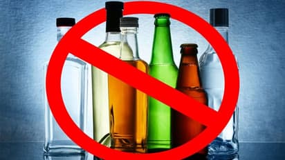 జగన్ బాటలో కేసీఆర్: ప్రభుత్వం చేతికి లిక్కర్ దుకాణాలు?