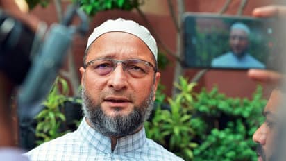 অশিক্ষিত ইতিহাস জানেন না, মোদীকে জাতির জনক বলায় ট্রাম্পকে তীব্র আক্রমণ ওয়াইসি-র