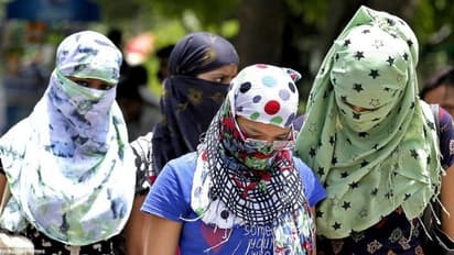 ஆவடி மாணவிகள் பெங்களூருவிற்கு ஓட்டம்..! பத்திரமாக மீட்ட தமிழக போலீஸ்..!