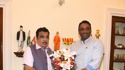 కేంద్రమంత్రి నితిన్ గడ్కరీని కలిసిన మంత్రి మేకపాటి గౌతం రెడ్డి