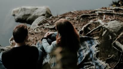 മുന് കാമുകനെ പോലെയുളള ആളെയാണോ നിങ്ങള് വീണ്ടും പ്രണയിക്കുന്നത്; എങ്കില് അറിയുക...