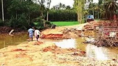 ಧೂಪದಕಟ್ಟೆ: ಭಾರೀ ಮಳೆಗೆ ಕೊಚ್ಚಿ ಹೋದ ಹಳೆ ಸೇತುವೆ