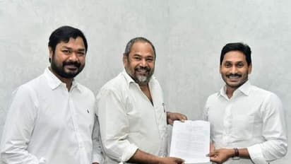 జగన్ తో ప్రముఖ నటుడు ఆర్ నారాయణమూర్తి భేటీ: కీలక చర్చలు