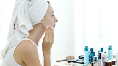 ঘরোয় উপায় মেকআপ তুলুন, রইল পাঁচটি সহজ টোটকা, জেনে নিন কী করলে সহজে মেকআপ উঠবে