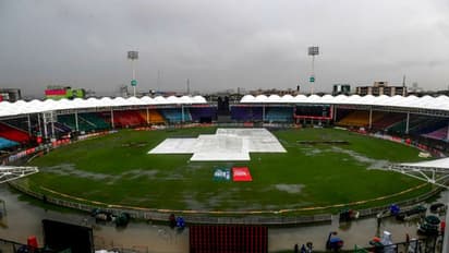 പാക്കിസ്ഥാന്-ശ്രീലങ്ക ഏകദിനം മഴമുടക്കി; കറാച്ചിയില് പിറന്നത് പുതിയ ചരിത്രം