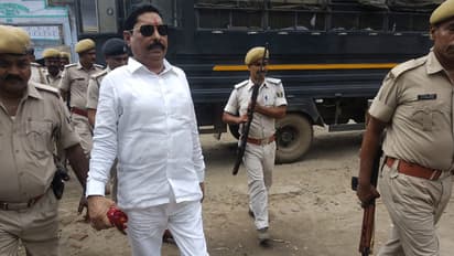 ಜೈಲಿಂದ ಪೊಲೀಸ್ ವ್ಯಾನಲ್ಲಿ ವಿಧಾನಸಭೆಗೆ ಬಂದ ಶಾಸಕ!