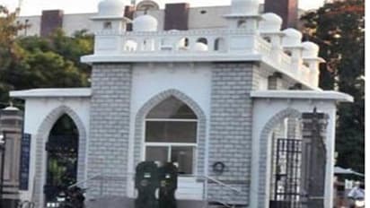 ఆదివారం నుంచి పాత సచివాలయానికి తాళం: సీఎస్ చేతికి తాళాలు