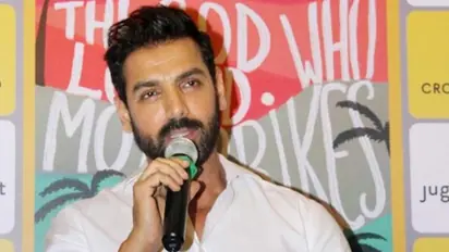 ஒவ்வொரு மலையாளிக்குள் கம்யூனிஸ்ட் இருப்பதால் தான் கேரளாவில் மோடி ஜெயிக்க முடியவில்லை ! நடிகர் ஜான் ஆப்ரஹாம் அதிரடி பேச்சு !!