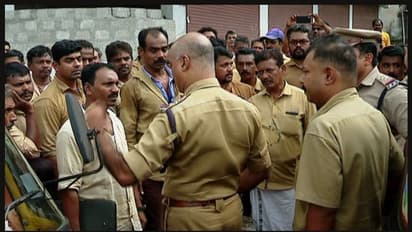 പെര്മ്മിറ്റില്ലാത്ത ഓട്ടോറിക്ഷകള്ക്കെതിരെ നടപടി; സമരം തുടങ്ങുമെന്ന് സംഘടനകള്, ഹൈക്കോടതിയെ സമീപിച്ചു