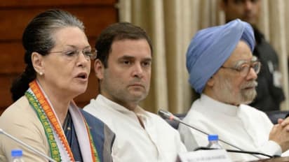 കേന്ദ്രത്തിനെതിരെ കോൺഗ്രസ് മുഖ്യമന്ത്രിമാർ, ലോക്ക് ഡൗണിൽ നിന്നും പുറത്തു കടക്കാനുള്ള രൂപരേഖയെന്തെന്ന് മൻമോഹൻ