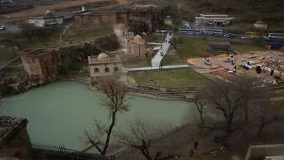 পাকিস্তানের কাটাসরাজ আজও বিস্ময়, মহাদেবের চোখের জলে তৈরি পুকুর রয়েছে এই শিবমন্দিরে