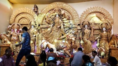 পুজোর মুখেই বাংলাদেশে প্রতিমা ভাঙচুর, বাড়ল নিরাপত্তা, শঙ্কা নিয়েই আসছেন দুর্গতিনাশিনী