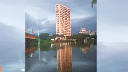 'മരടില്‍ മക്കളുടെ പേരില്‍ ഫ്ലാറ്റുകളുണ്ട്'; നഷ്ടപരിഹാരം ആവശ്യപ്പെട്ട് രണ്ട് ഫ്ലാറ്റ് നിര്‍മ്മാതാക്കള്‍