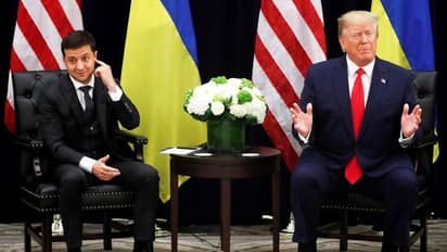 ट्रम्प मिलना चाहतें हैं उन पर आरोप लगानेवाले ‘व्हिसल ब्लोअर’ से