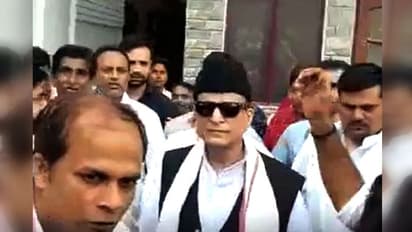 फिर परिवार समेत थाने पहुंचे आजम खान