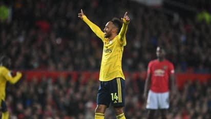 ഔബമയാങ്ങിനെ ടീമിലെത്തിക്കാന് മാഞ്ചസ്റ്റര് യുനൈറ്റഡിന്റെ നീക്കം