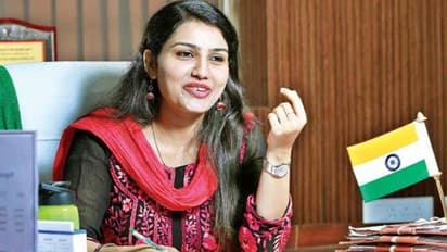 സ്ഥലം മാറ്റത്തിന് തൊട്ടുമുമ്പേ നാല് വ്യാജപട്ടയങ്ങള് റദ്ദാക്കി രേണുരാജ്