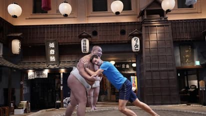 ಸುಮೋ ಪಟುಗಳೊಂದಿಗೆ ಜೋಕೋವಿಚ್!