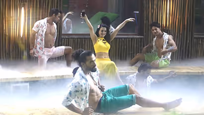 Bigg Boss 13: Day 1 episode 1 updates, Ameesha Patel makes grand entry with 'Lazy Lamhe'