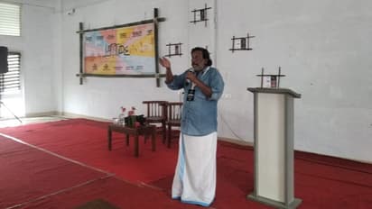 'ഭാഷാഭേദങ്ങളുള്ള നാടാണ് ഇന്ത്യ; ഭൂരിപക്ഷത്തിന്റെ ഭാഷയല്ല ഹിന്ദി': കുരീപ്പുഴ ശ്രീകുമാര്