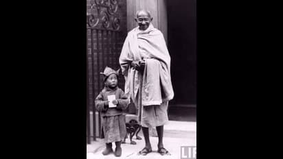 இந்தியாவே போற்றும் தேசதந்தை மகாத்மா காந்தியின் அரிய புகைப்படங்களின் தொகுப்பு!