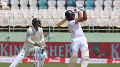 ರಾಂಚಿ ಟೆಸ್ಟ್: ಸಿಕ್ಸರ್’ನಲ್ಲಿ ವಿಶ್ವದಾಖಲೆ ಬರೆದ ರೋಹಿತ್ ಶರ್ಮಾ