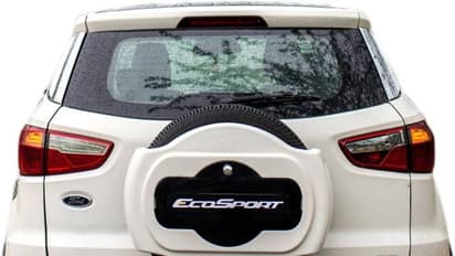 കമ്പനി ഘടിപ്പിച്ച സ്റ്റെപ്പിനി നിയമ വിരുദ്ധമെന്ന് പൊലീസ്, വട്ടംകറങ്ങി എക്കോസ്പോര്ട്ട് ഉടമ!