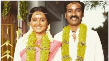 താലിയും പൂമാലയുമിട്ട് മഞ്ജു വാര്യര്, സിനിമയിലെ വിവാഹച്ചിത്രവുമായി താരം!