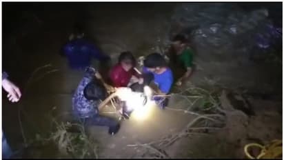 മധ്യപ്രദേശിൽ ബസ് പുഴയിലേക്ക് മറിഞ്ഞു; ആറ് മരണം