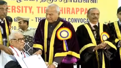 91 வயதில் முனைவர் பட்டம் பெற்று அசத்தும் முதியவர்..! வங்கி காசோலை மோசடிகள் குறித்த ஆய்வை வெற்றிகரமாக முடித்தார்..!