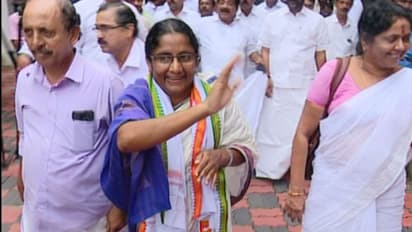 റോഡ് പണി തടസ്സപ്പെടുത്തി; ഷാനിമോൾ ഉസ്മാനെതിരെ ജാമ്യമില്ലാ വകുപ്പ് ചുമത്തി കേസ്