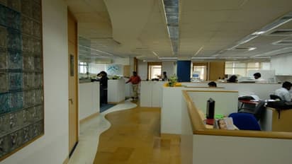 অফিসে প্রচুর ব্যয় করেও লাভের মুখ দেখছেন না, জেনে নিন বাস্তুর নিয়ম গুলি