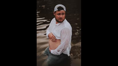 ವಿಶ್ವದ ಬೆಸ್ಟ್ ಪತಿರಾಯ: ಪತ್ನಿಗಾಗಿ ತನ್ನದೇ Maternity Photoshoot ಮಾಡಿಸಲು ಮುಂದಾದ!