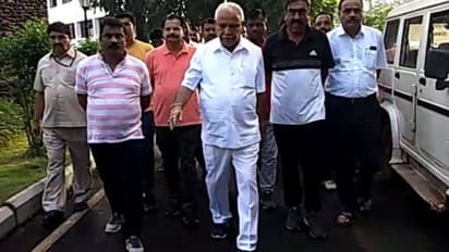 ಸರ್ಕಾರ ವಜಾಗೊಳಿಸಿ ರಾಜೀನಾಮೆ ನೀಡಲು ಒತ್ತಾಯ