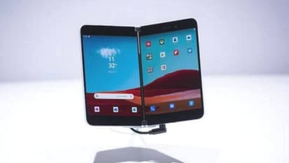 వచ్చే ఏడాది చివరికల్లా మైక్రోసాఫ్ట్ ఫోల్డబుల్ స్మార్ట్ ఫోన్!