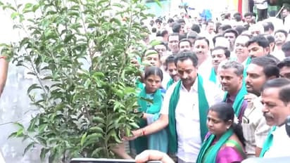 'கானகத்துக்குள் கரூர்'..! களத்தில் இறங்கி அசத்தும் அமைச்சர்..!