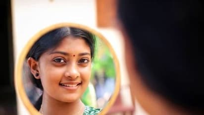 கொரோனாவில் இருந்து பூரணமாக குணமடைந்த தனுஷ் பட நடிகை..! அவரே வெளியிட்ட தகவல்..!