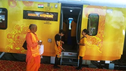 সুবিধে দিয়ে যাত্রী টানার কৌশল, অক্টোবরেই ব্যাপক লাভ প্রথম বেসরকারি ট্রেনের