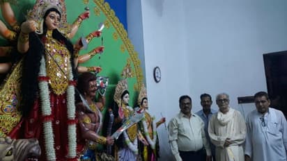 সিরাজের হাত ধরেই ষষ্ঠীর বোধনে উমা এলেন নবপল্লির দুর্গামন্দিরে